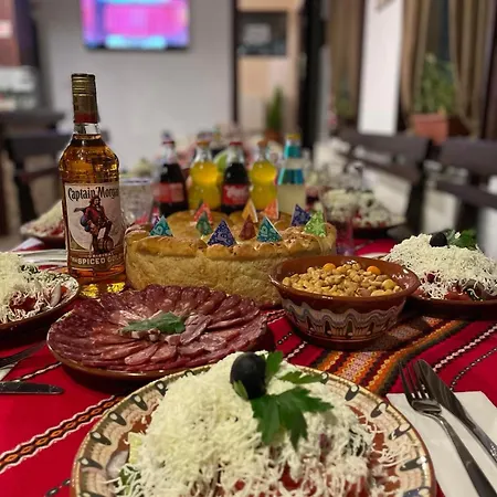 александра Πανσιόν 3*