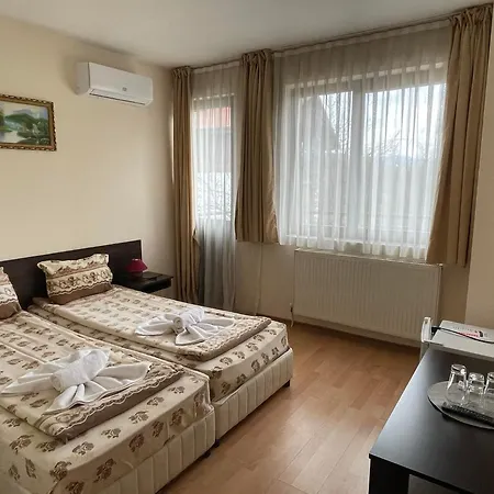 александра Πανσιόν Dobrinishte