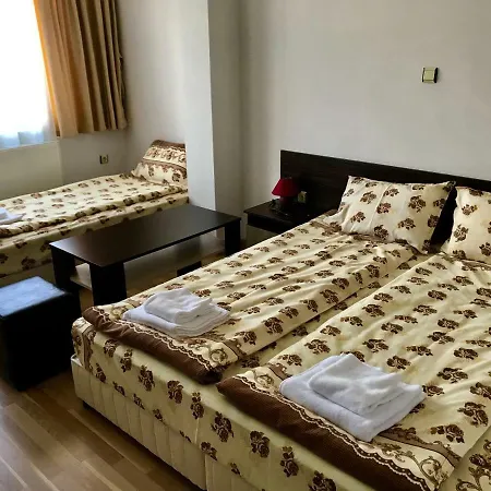 александра Πανσιόν Dobrinishte